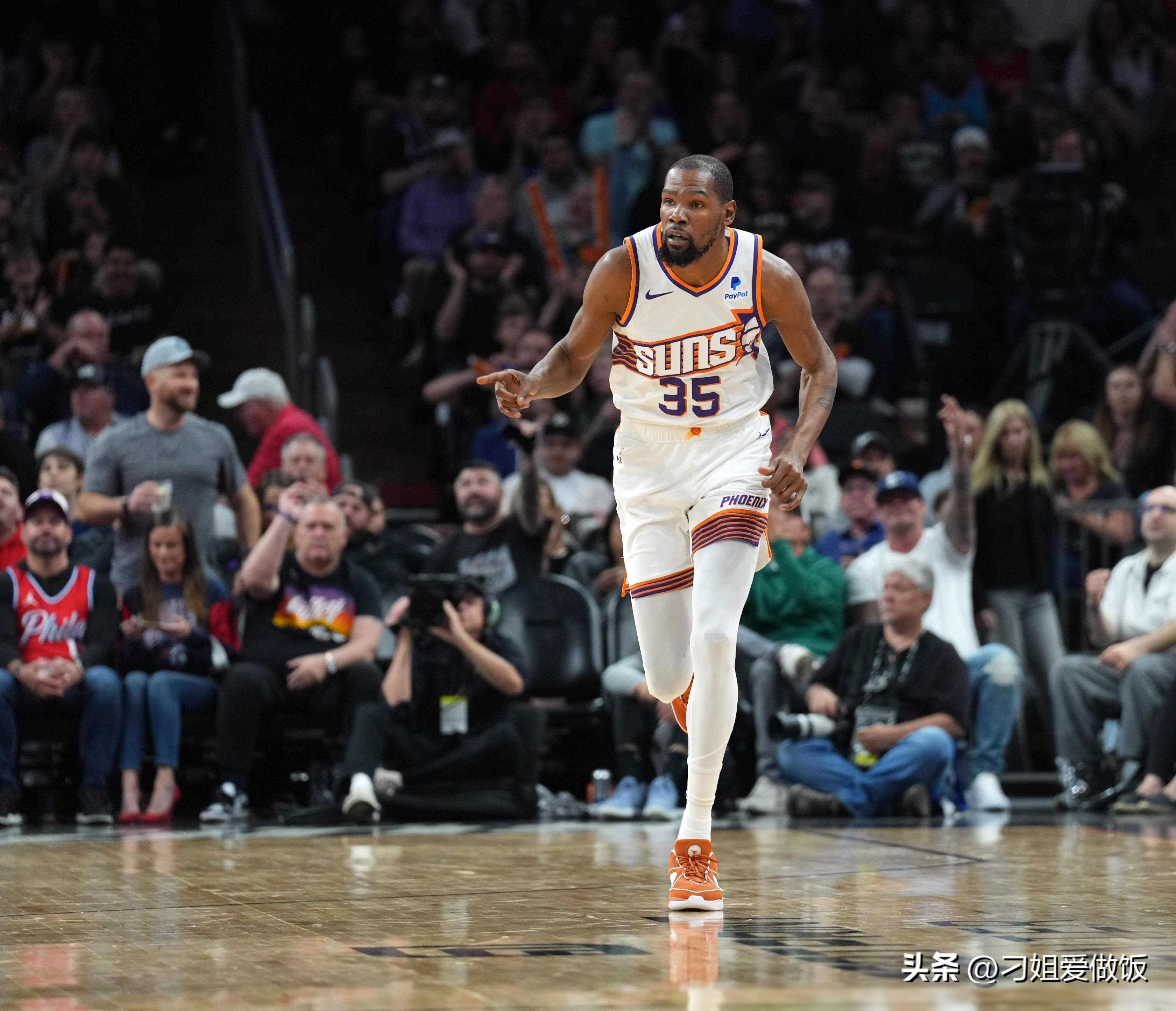 关于欧篮联冲刺阶段再迎强敌，菲尼克斯太阳伤情更新，主帅态度：球迷炸锅，更衣室氛围转暖的信息